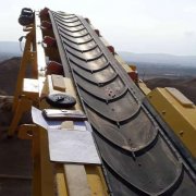 凹坑製成粒狀花紋輸送帶，廣泛適用於包裝、紡織行業