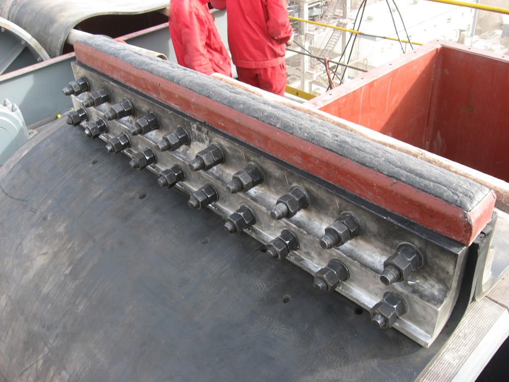 輸送帶廠家：什麽是鬥提機輸送帶？