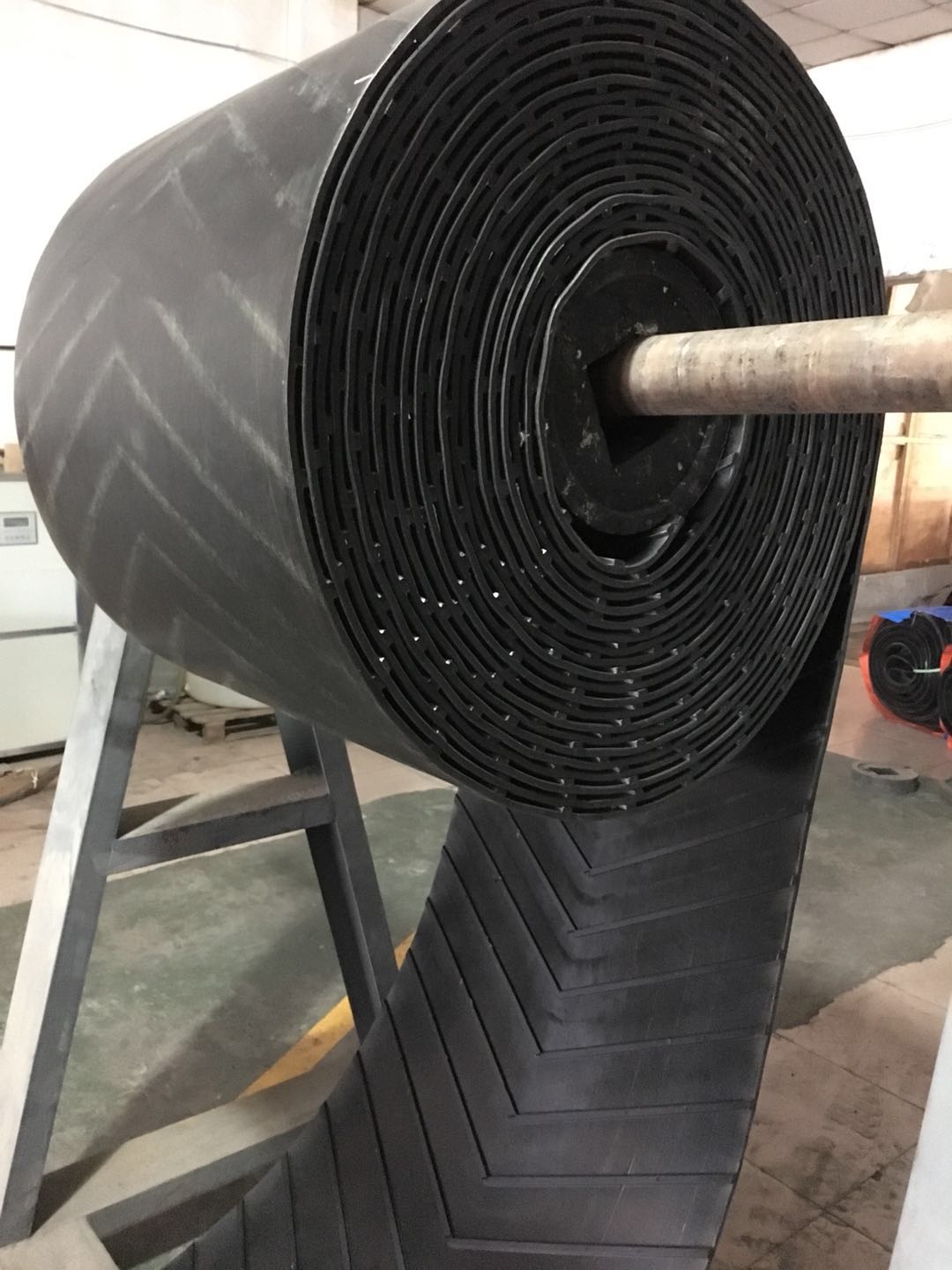 輸送帶廠家——花紋輸送帶應該如何安裝？